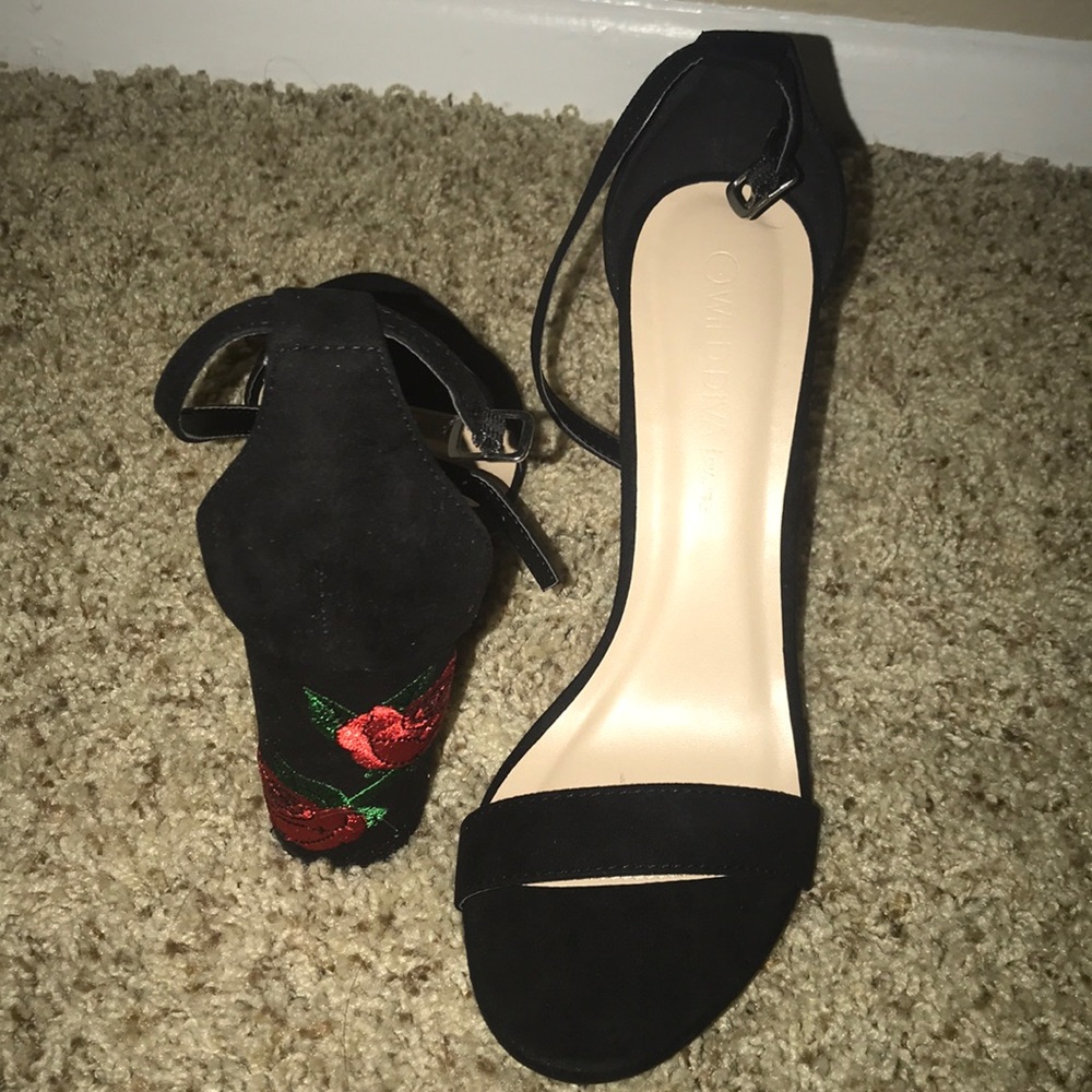 Black chunky heels, Fashion Nova, NWOT